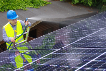 Zonnepanelen Reinigen.jp